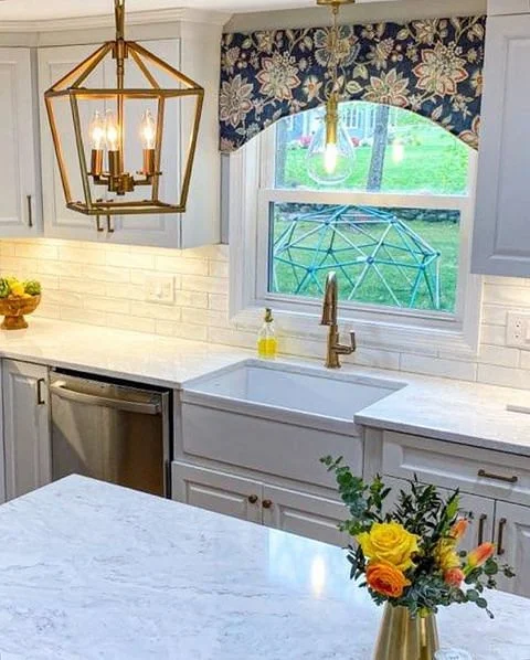 Tailored And Elegant: Kitchen Valance Design And Decor kitchen valance