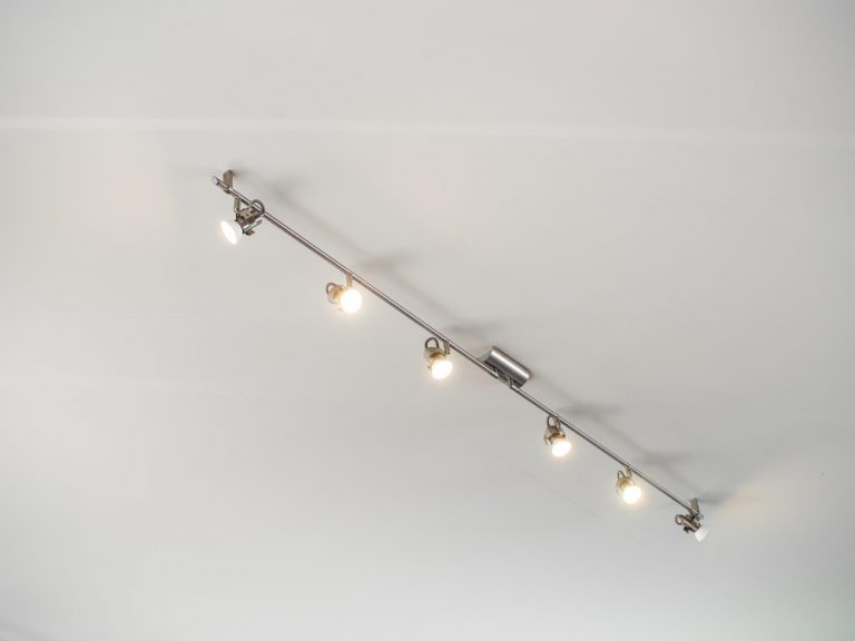 Recessed Lighting Vs. Track Lighting