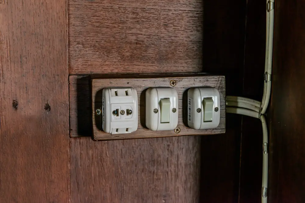 Cabinet Outlets