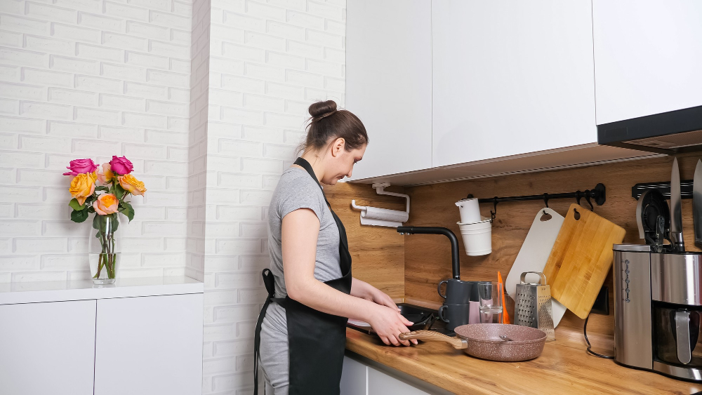 Sticky Kitchen Cabinets After Cleaning: Reasons & Solutions