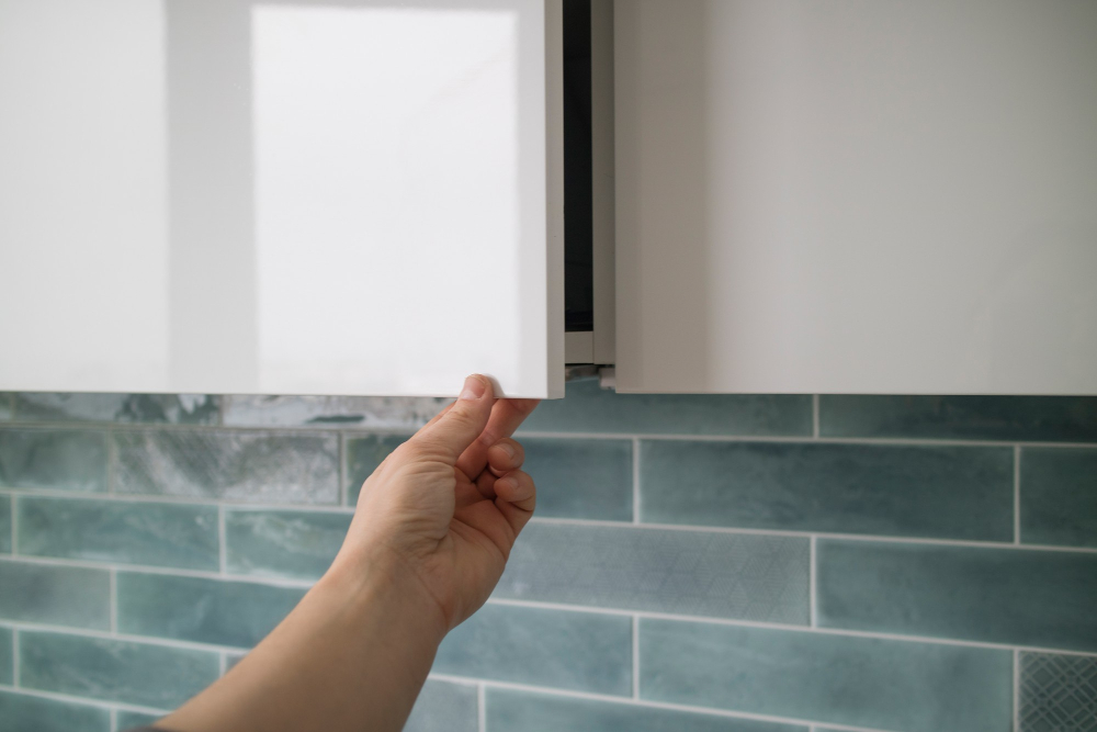 Assessing Kitchen Cabinet Door Damage