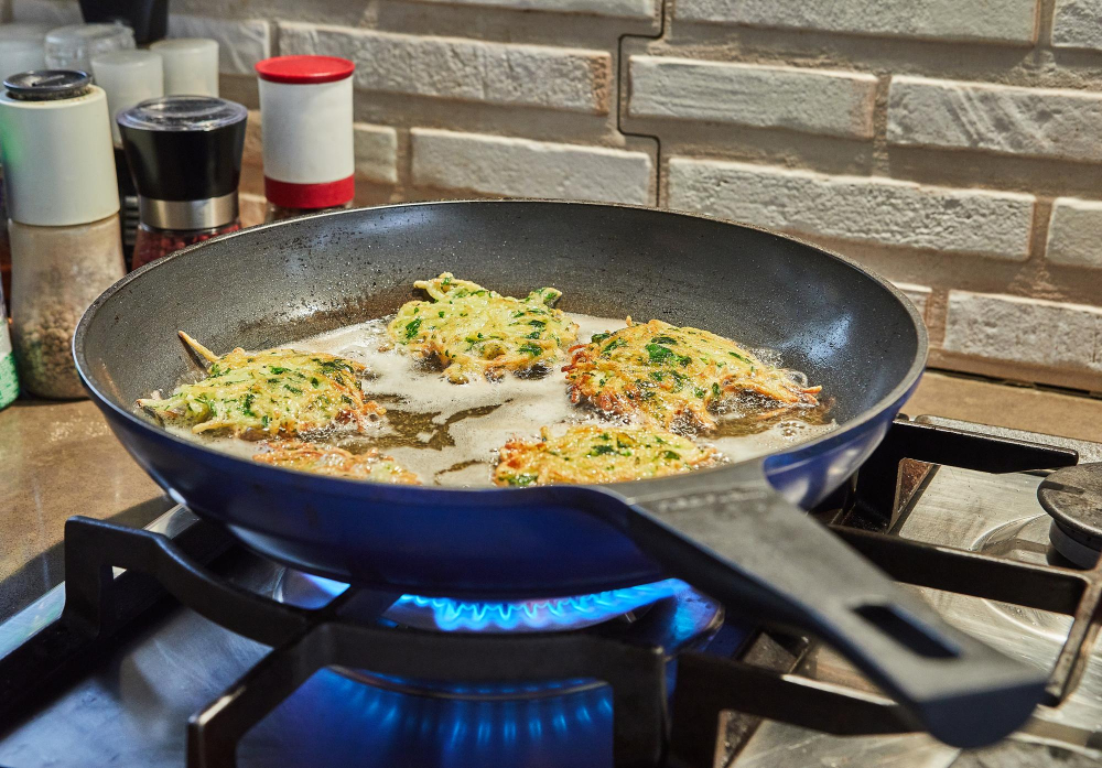 Frying Stovetop Kitchen