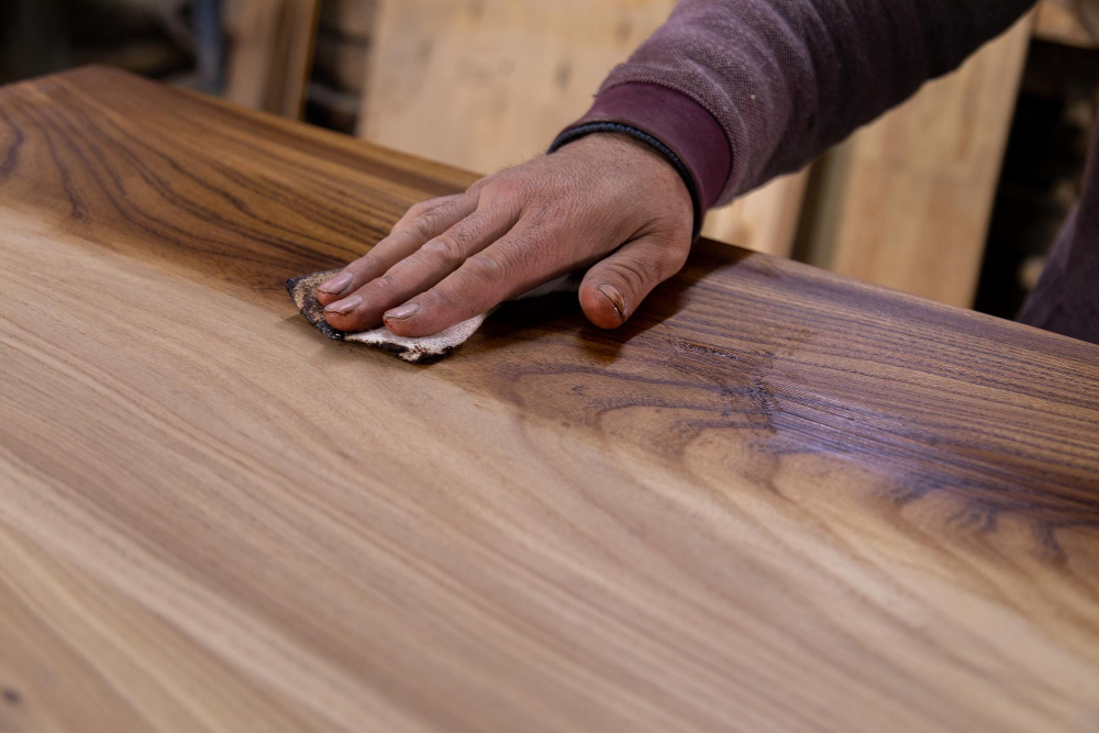 Oak Wood Polishing