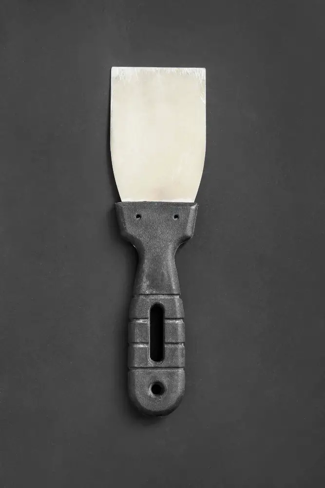 Putty knife for scraping