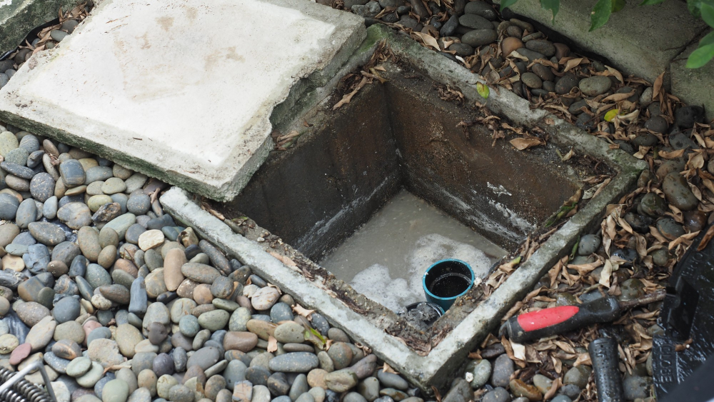 Removing the Outside Drain Cover