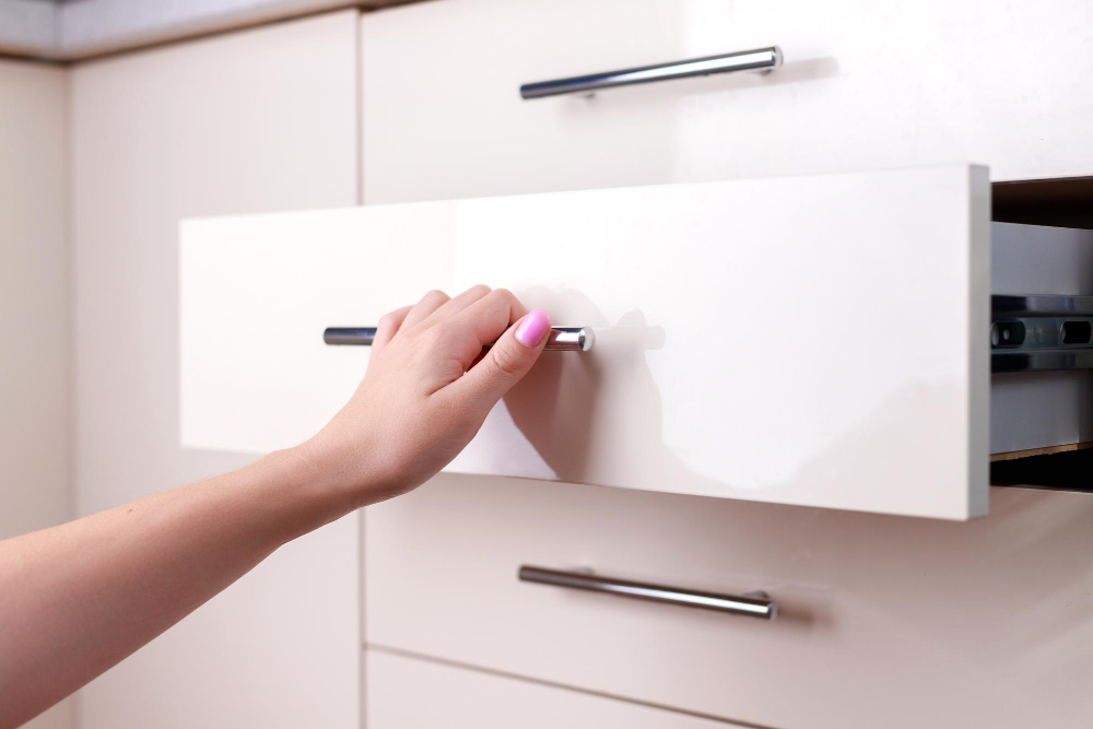 Kitchen Cabinet Drawers Not Closing All the Way