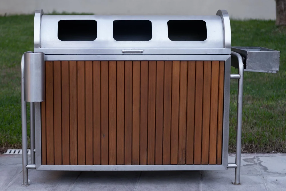 Outdoor Kitchen Trash Bin