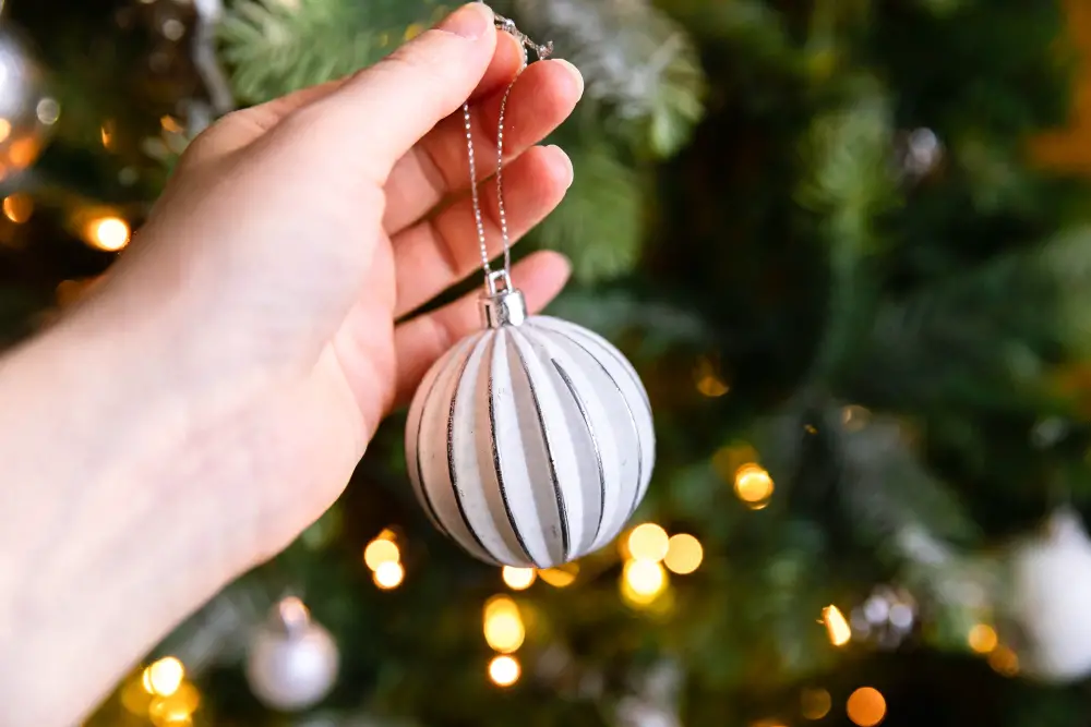 Remove Christmas Ornaments